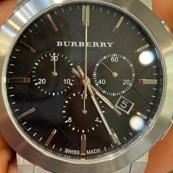 Burberry watch - Picture 3 of 12